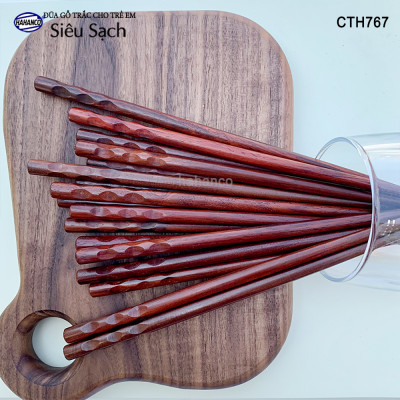 Đũa Trắc vấu tròn dành riêng cho bé (1 đôi) tập gắp làm quen đôi đũa (CTH767) tạo thói quen dùng đúng đồ của mình - an toàn sức khỏe - không chất độc hại