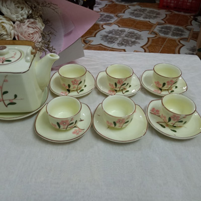 Bộ ấm men kem vẽ hoa đào đỏ gốm sứ Bát Tràng
