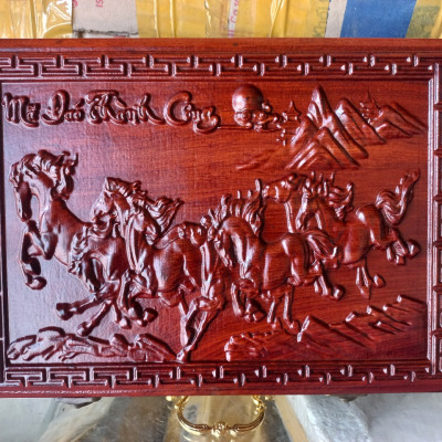 Hộp đựng quân cờ khắc mã đáo thành công bằng gỗ hương đá kt 28×20×7cm 