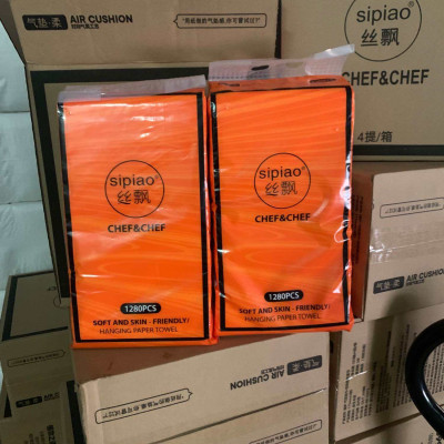 Khăn giấy 4 lớp treo tường dạng rút tiết kiệm, an toàn, tiện lợi