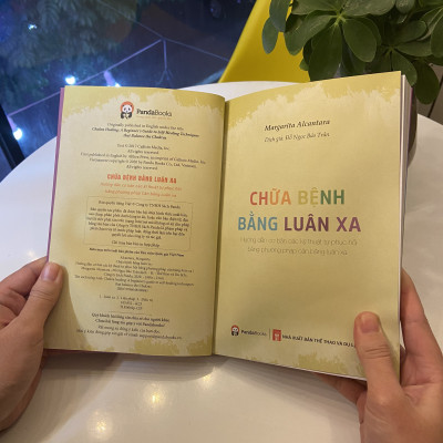 Sách - Chữa bệnh bằng luân xa - Hướng dẫn Cơ bản các Kĩ thuật Tự phục hồi bằng phương pháp Cân bằng Luân Xa