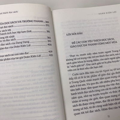 Combo 2 cuốn sách nuôi dạy con của tác giả Doãn Kiến Lợi: Người Mẹ Tốt Hơn Là Người Thầy Tốt và Nuôi Dạy Một Đứa Trẻ Thích Đọc Sách