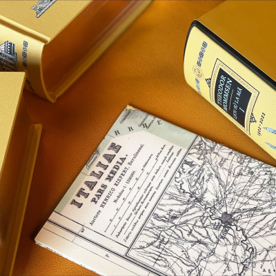 Trăm năm Nobel - Lịch sử La Mã - Tập 1 - tặng kèm Postcard Đông A 18