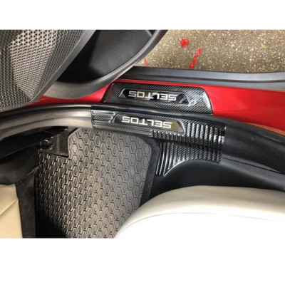 Ốp bậc cửa trong ngoài, nẹp bước chân  dành cho  KIA SELTOS 2020 - 2021 mẫu carbon