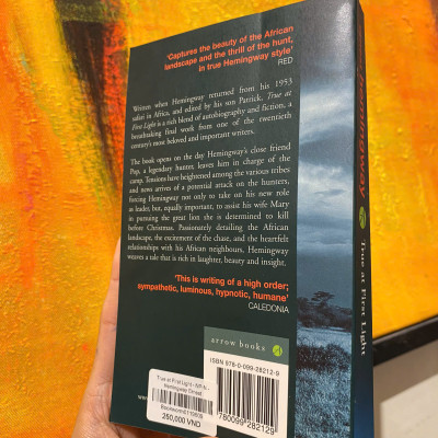 Sách - True at First Light by Ernest Hemingway - Sách Ngoại văn - English Book - Nhập khẩu UK