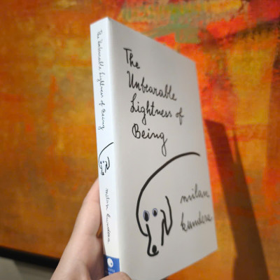 Sách - The Unbearable Lightness of Being by Milan Kundera - Classics/Kinh điển tiếng Anh/Nhập US