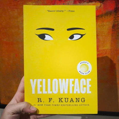 Sách - Yellowface: A Novel of Racism and Cultural Appropriation by R. F Kuang/Paperback US khổ lớn