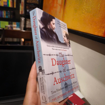 Sách - The Daughter of Auschwitz by Tova Friedman - Nonfiction / Memoir - THE SUNDAY TIMES BESTSELLER