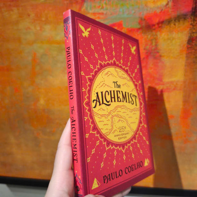 Sách - The Alchemist: A Modern Classic of Magic and Mysticism by Paulo Coelho - Tiểu thuyết Kinh điển