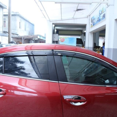 Bộ vè che mưa cao cấp viền chỉ mạ INOX dành cho xe Honda Civic 2018