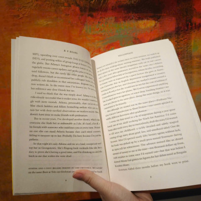 Sách - Yellowface: A Novel of Racism and Cultural Appropriation by R. F Kuang/Paperback US khổ lớn