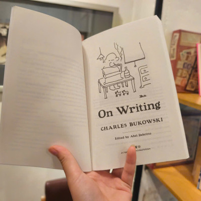 Sách - On Writing by Charles Bukowski: Novelists, Poets & Playwrights - A Biography