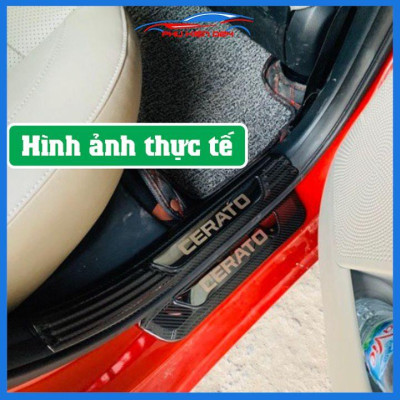 Bộ nẹp bước chân trong ngoài vân Cacbon xe Cerato 2019-2020 chống trầy làm đẹp ô tô