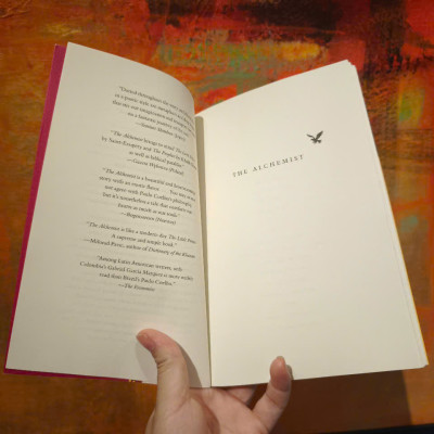 Sách - The Alchemist: A Modern Classic of Magic and Mysticism by Paulo Coelho - Tiểu thuyết Kinh điển