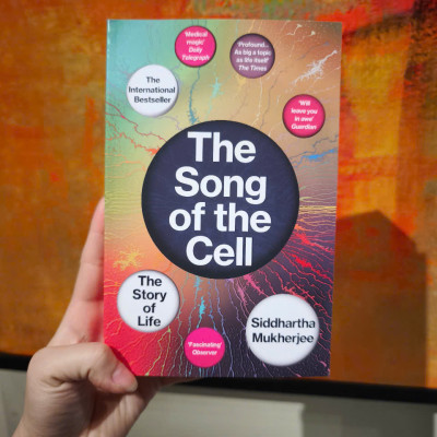 Sách - The Song of the Cell by Siddhartha Mukherjee/Amazon Editors