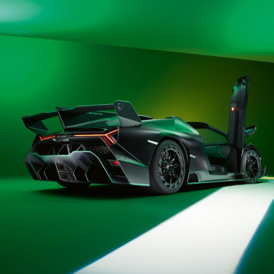 Black Beauties: Iconic Car