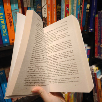 Sách - White Teeth by Zadie Smith - Sách Ngoại văn, English Book, Nhập khẩu UK, bìa mềm