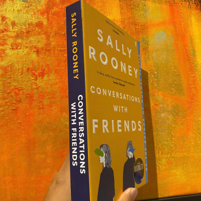 Sách - Conversations with Friends by Sally Rooney - Tiểu thuyết tiếng Anh/Novel /Fiction in English