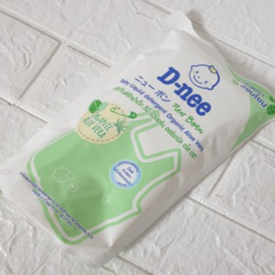 Dung Dịch Giặt Quần Áo Cho Bé D-Nee - Túi 600ml (Xanh Lá)
