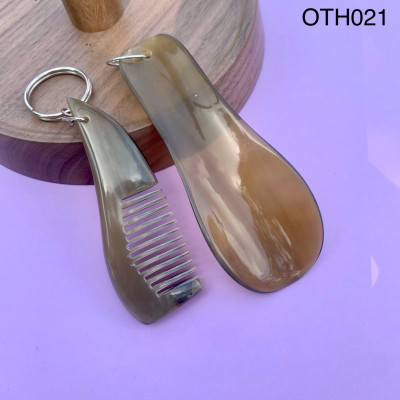 Combo móc treo chìa khoá đón gót giày và lược mini bằng sừng (OTH021) Treo túi xách/ chùm chìa khoá 