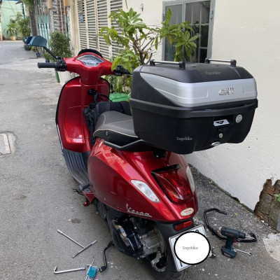Baga Givi SR lắp cho Vespa Sprint, baga Vespa Sprint