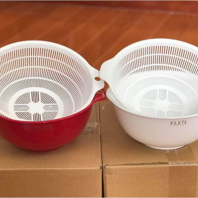 Hộp đựng/cất bảo quản thực phẩm ( Chữ nhật 2000ml ) + 01 Rổ nhựa 2 lớp (1.5 L) cao cấp ( Giao hàng ngẫu nhiên ) - Hàng nội địa Nhật Bản.