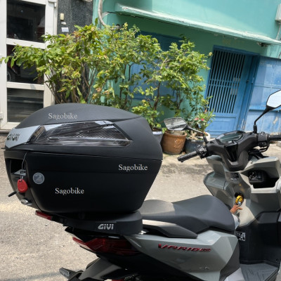 Thùng xe Vario 160, thùng givi B34NT kèm đế M7MN-S có đèn stop