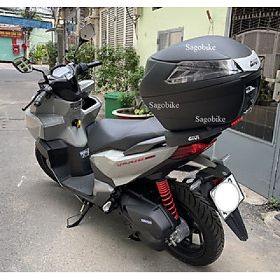 Thùng xe Vario 160, thùng givi B34NT kèm đế M7MN-S có đèn stop