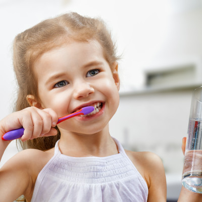 Bàn chải trẻ em 0-6 tuổi siêu mềm Edelwhite KIDS FLOSSERBRUSH dòng cao cấp