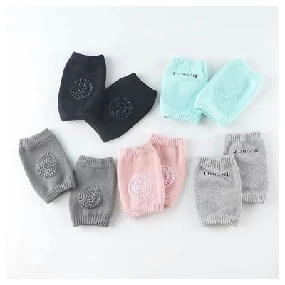 Đôi tất bảo vệ đầu gối cho bé tập bò (Màu ngẫu nhiên)