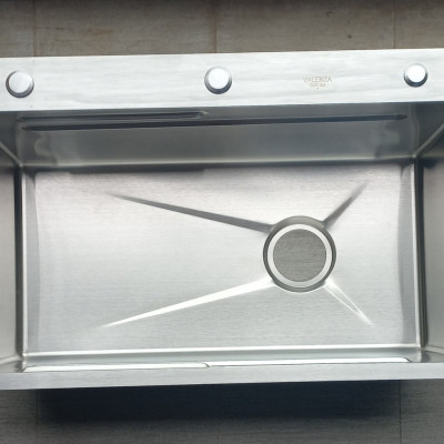 Chậu rửa chén bát 1 hố 7546 Valenza sus 304 dày 3li kèm khay inox, bộ xả to thoát nhanh ngăn mùi, rổ lỗ inox