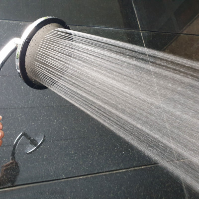 Bộ tay dây sen siêu tăng áp mặt tròn lõi lọc Vitamin C Eurolife EL-146SH (Trắng bạc)