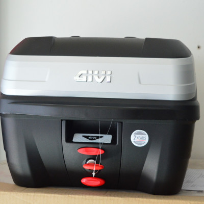 Thùng xe Vario 160, thùng givi B32N Bold, thùng givi 32 lit kèm đế và kit gắn cho Vario 160