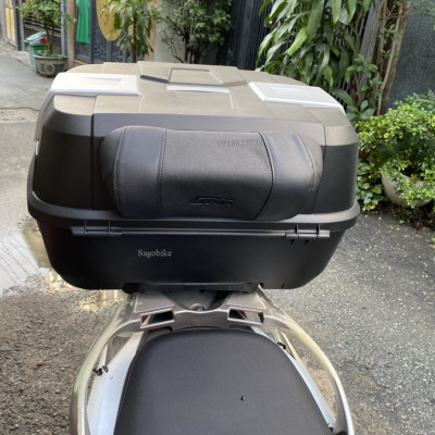 Thùng xe SH 125i, thùng Givi B45NM kèm đế và bộ kit gắn cho SH 125i
