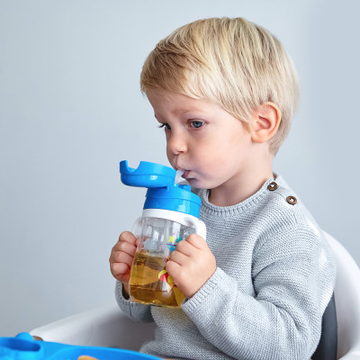 Bình uống nước có ống hút cho bé Tritan Marcus & Marcus, từ 12 tháng - Lucas