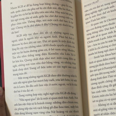 Sách - Âm mưu câu kết: Chính trị Hoa Kỳ bị thao túng từ bên ngoài như thế nào? (Nhã Nam HCM)