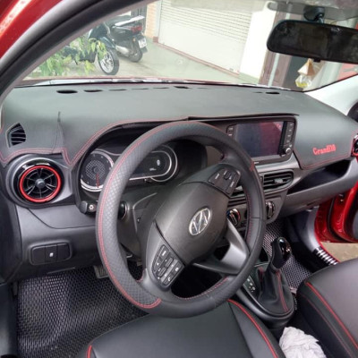 Thảm taplo xe Hyundai I10 đời 2021-2023 loại da dày cao cấp 3 lớp chống trượt Da Carbon đen