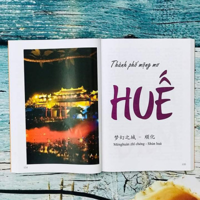 Sách- Combo gửi tôi thời Thanh Xuân song ngữ Trung việt có phiên âm MP3 nghe +  Du lịch Việt Nam Ẩm thực và cảnh điểm (in màu, có audio nghe, giấy ảnh c2)  có audio nghe+DVD tài liệu