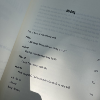 (Combo 2 cuốn) CƠN KHÁT KHỦNG KHIẾP - Charles Fishman, KỈ NGUYÊN KHÔ HẠN – Alex Prud’homme - NXB Tri Thức (Bìa mềm)