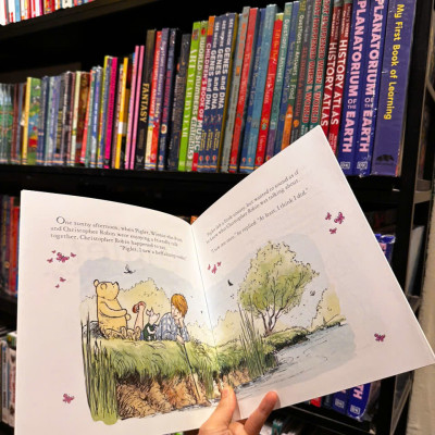 Sách - All About Piglet by A.A.Milne - Sách ngoại văn, sách thiếu nhi tiếng Anh, bìa mềm, nhập khẩu UK