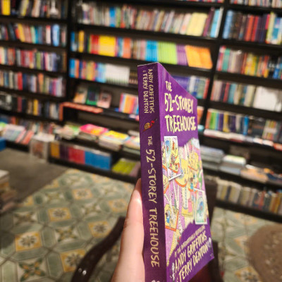 Sách - The 52-Storey Treehouse by Andy Griffiths - Sách Ngoại văn thiếu nhi