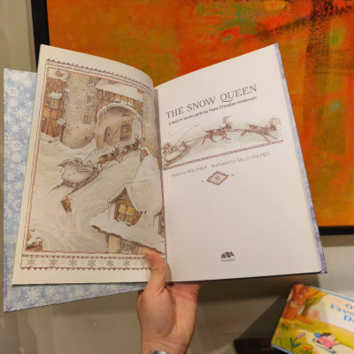 Sách - The Snow Queen: A story in seven parts by Hans Christian Andersen - Sách tiếng anh, thiếu nhi, bìa cứng