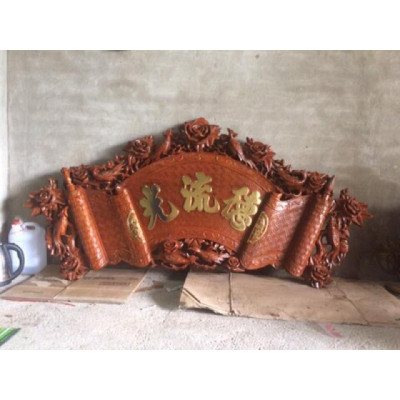 Cuốn thư thờ bằng gỗ