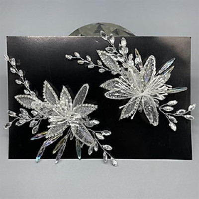 Cài tóc cô dâu hoa trắng đính đá ngũ sắc mẫu mới t8/2024