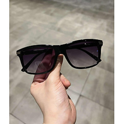 Kính xinh, Kính mắt vuông đi đường chống nắng gọng nhựa