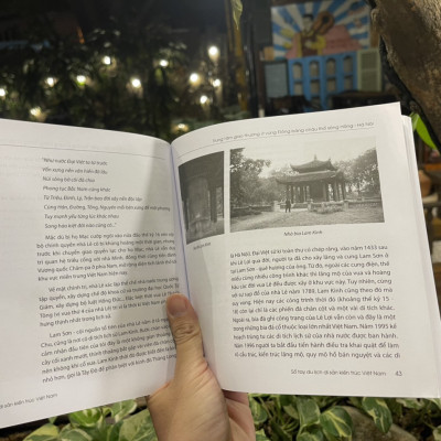 SỔ TAY DU LỊCH DI SẢN KIẾN TRÚC VIỆT NAM - TOMODA HIROMICHI - Việt Nguyễn, Khánh Huyền dịch - NXB Xây dựng - Bìa mềm