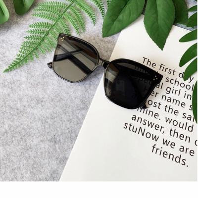 Kính xinh, Kính mát/Kính râm unisex Mắt vuông nhựa đen thời trang + tặng tuavit Kính xinh mini đa năng