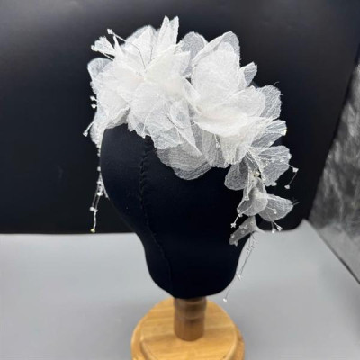 Băng đô cài tóc cô dâu hoa voan mềm trắng vân mây