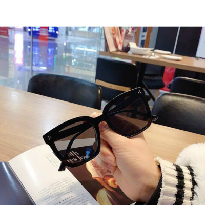 Kính xinh, Kính mát/Kính râm unisex Mắt vuông nhựa đen thời trang + tặng tuavit Kính xinh mini đa năng