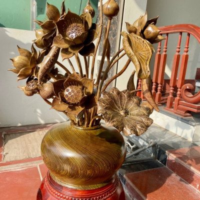 1 Bình hoa sen trang trí phòng thờ phòng khách 25 cành ,hoa ,lá ,gương bằng gỗ mun đuôi công vân gỗ quá đẹp, 
